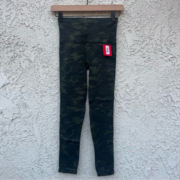 Spanx - Look at Me Now Seamless Leggings in Green Camo - Picture 4 of 6
